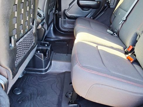 Used 2020 Jeep Wrangler Unlimited Rubicon w/ Dual Top Group AWD/4WD image 11