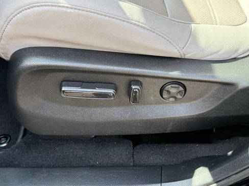 Used 2020 Honda CR-V Touring image 27