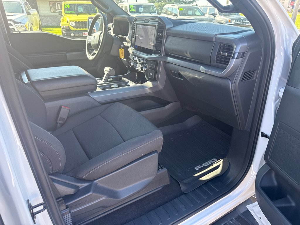 Used 2025 Ford F150 XLT w/ Equipment Group 301A Standard AWD/4WD image 18