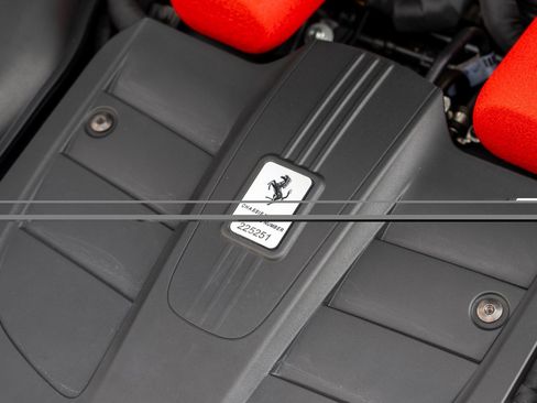 Used 2017 Ferrari F12 Berlinetta RWD image 21