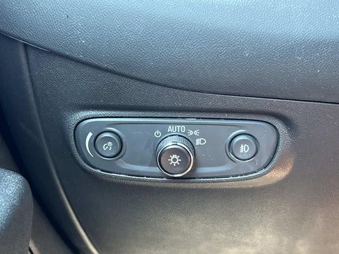 Used 2023 Chevrolet Equinox Premier AWD/4WD image 24