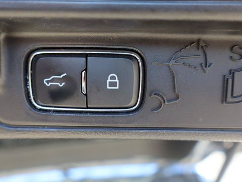 Used 2022 Ford Explorer ST AWD/4WD image 10