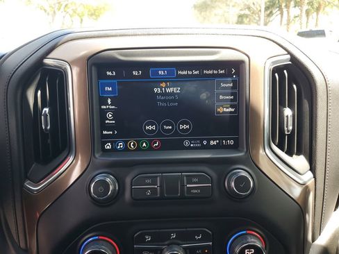 Used 2021 Chevrolet Silverado 1500 High Country image 24