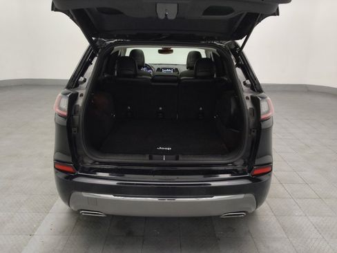 Used 2019 Jeep Cherokee Overland w/ Technology Group image 29