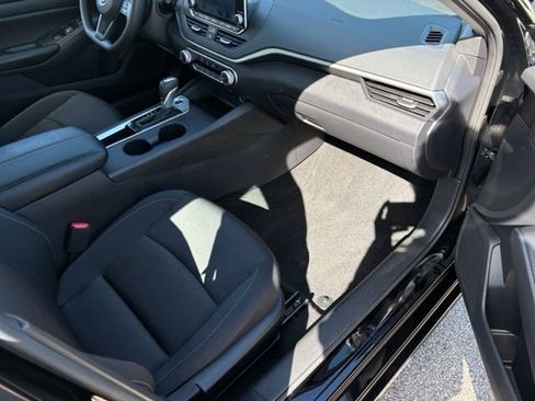 Used 2025 Nissan Altima 2.5 S FWD image 24