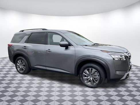 Used 2025 Nissan Pathfinder SV AWD/4WD image 1