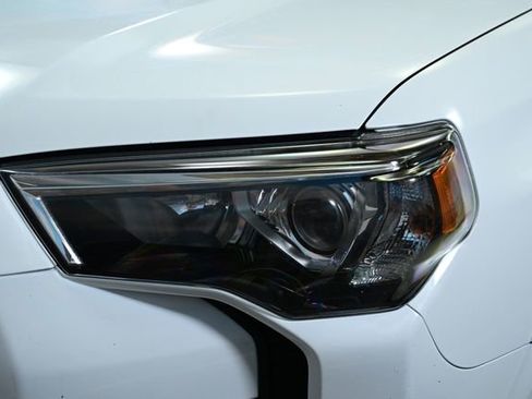 Used 2018 Toyota 4Runner SR5 image 14