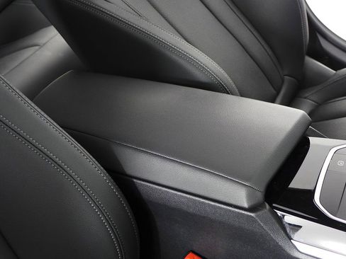 Used 2023 BMW i4 eDrive40 image 16