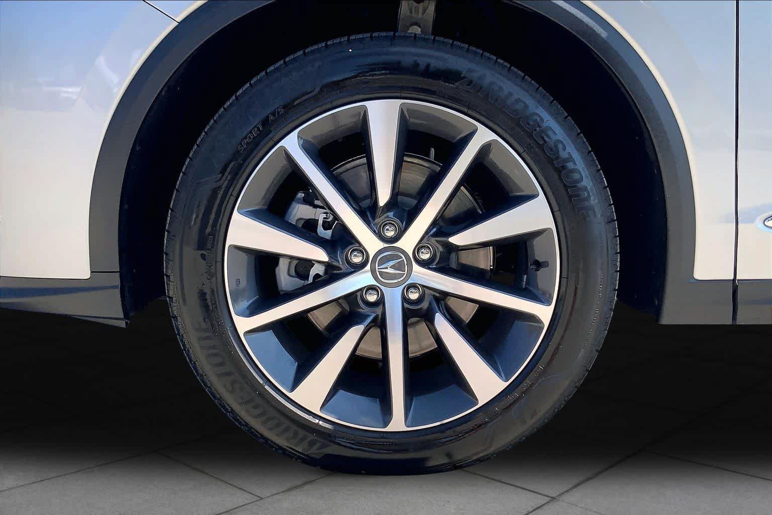 Used 2026 Acura MDX w/ Technology Package FWD image 11