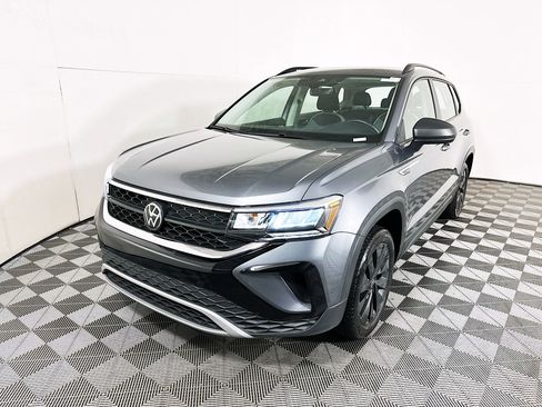 Used 2024 Volkswagen Taos S FWD image 7