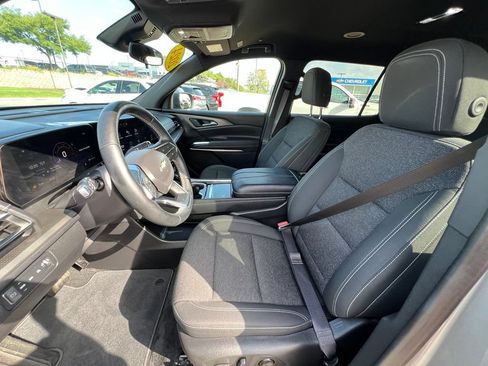 Used 2024 Chevrolet Traverse LS AWD/4WD image 19