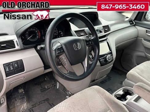 Used 2017 Honda Odyssey EX image 12