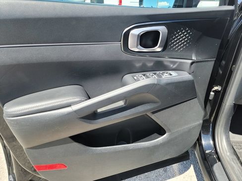 Used 2023 Kia Sorento EX AWD/4WD image 13