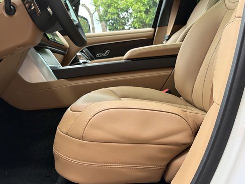 New 2026 Land Rover Range Rover SE image 14