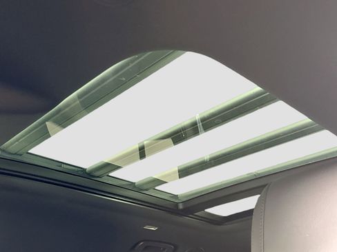 Certified 2023 Land Rover Defender 130 SE image 20