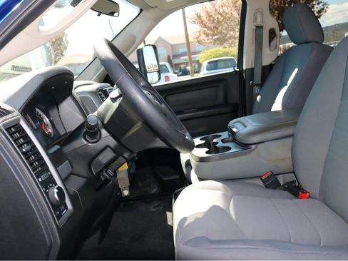 Used 2018 RAM 2500 Tradesman w/ Chrome Appearance Group AWD/4WD image 28