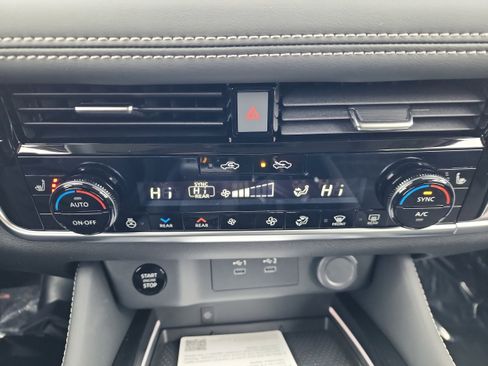 New 2026 Nissan Rogue Platinum image 17