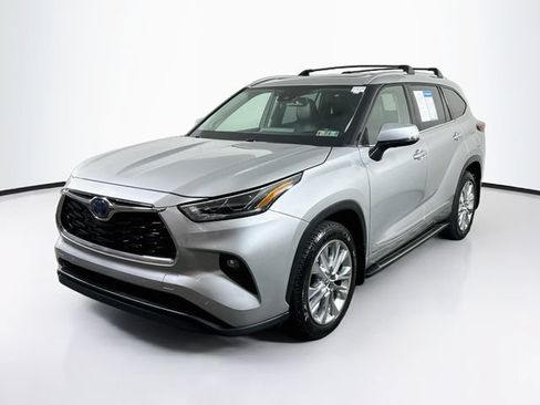 Used 2023 Toyota Highlander Limited AWD/4WD image 3