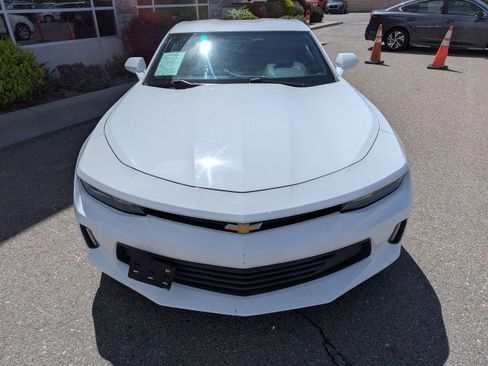 Used 2017 Chevrolet Camaro LT RWD image 7