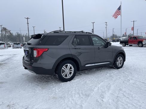 Certified 2020 Ford Explorer XLT w/ Equipment Group 202A image 3