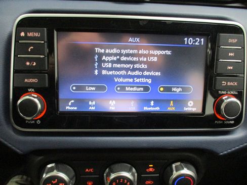 New 2025 Nissan Versa SV w/ Trunk Package image 21