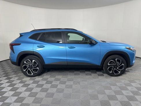 New 2026 Chevrolet Trax RS w/ Sunroof Package image 2