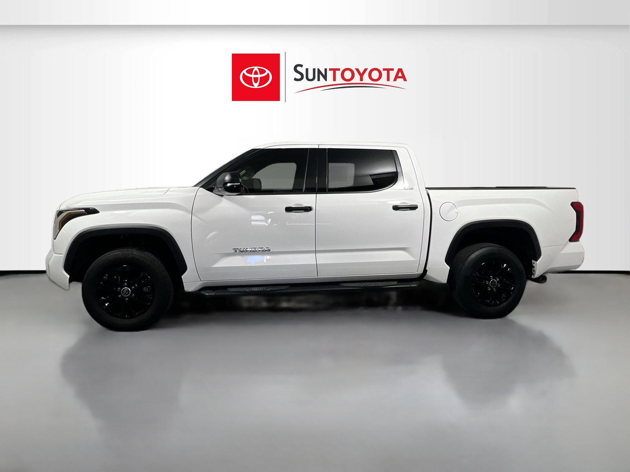 Used 2023 Toyota Tundra SR5 w/ SR5 Convenience Package AWD/4WD image 7