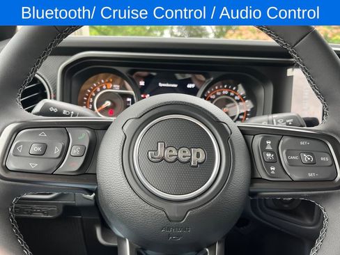 New 2025 Jeep Gladiator Rubicon w/ Convenience Group image 16