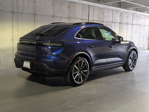 New 2026 Porsche Macan 4 Electric image 9