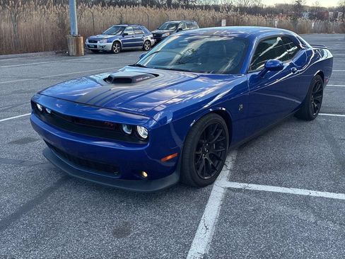 Used 2018 Dodge Challenger R/T Scat Pack RWD image 2