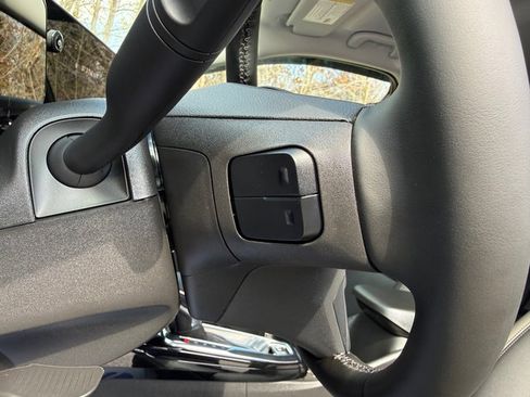 Used 2025 Chevrolet Trax ACTIV image 13