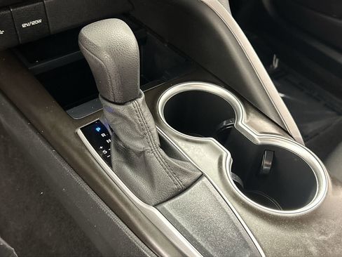 Used 2021 Toyota Camry LE image 15