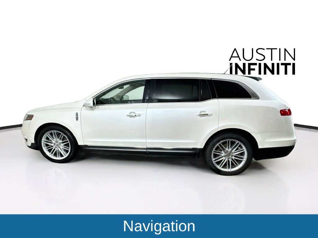 Used 2019 Lincoln MKT AWD image 4