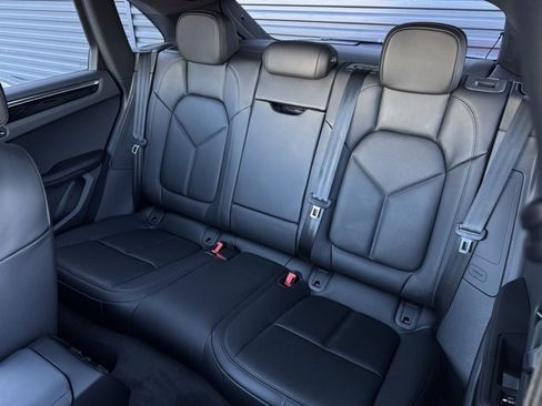 New 2026 Porsche Macan image 30