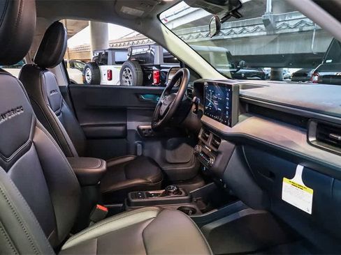 New 2025 Ford Maverick Lariat w/ Black Appearance Package image 16