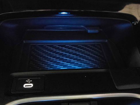 Used 2025 Mercedes-Benz CLA 250 4MATIC image 32