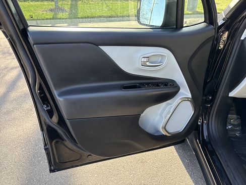 Used 2022 Jeep Renegade Latitude image 14