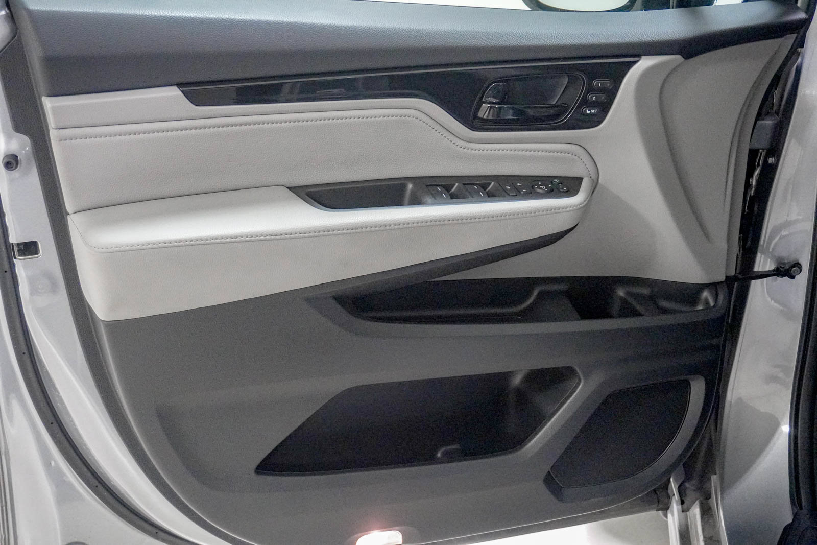 Used 2019 Honda Odyssey Elite image 17