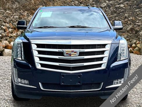 Used 2018 Cadillac Escalade Luxury AWD/4WD image 3