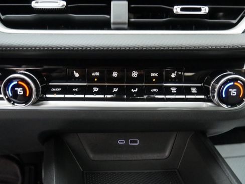 New 2026 Chevrolet Equinox LT image 18