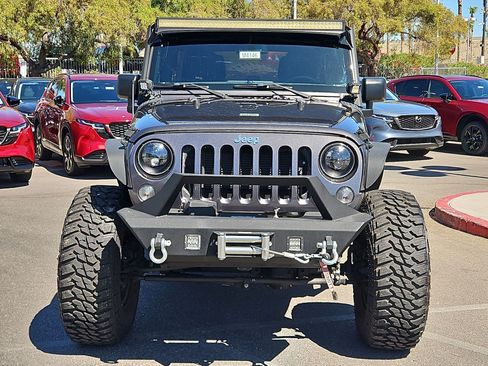 Used 2018 Jeep Wrangler Unlimited Sport S AWD/4WD image 8
