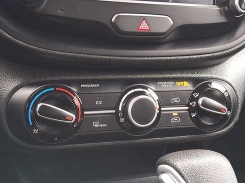 Used 2023 Kia Soul LX image 15