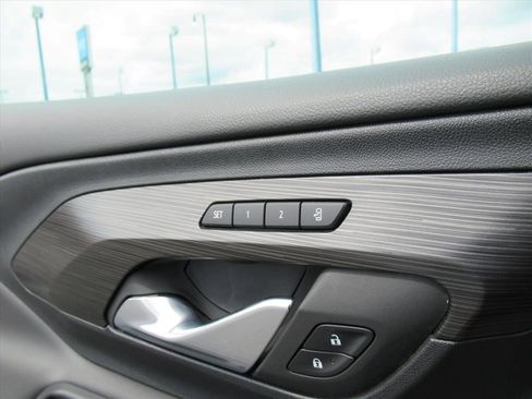 Certified 2023 GMC Terrain SLT w/ Tech Package image 30