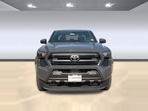 Used 2025 Toyota Tacoma SR5 AWD/4WD image 5