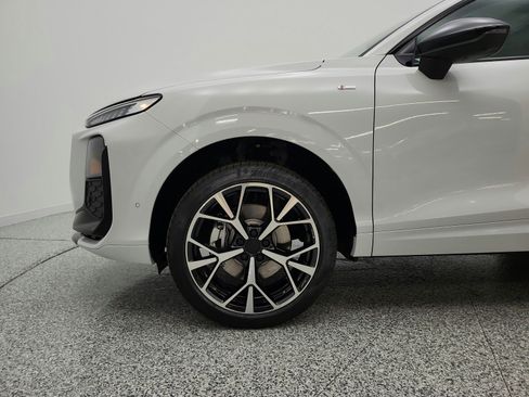 New 2026 Audi Q3 quattro 2.0T AWD/4WD image 16