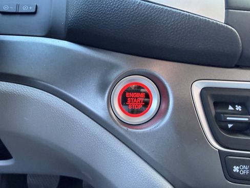 Used 2019 Honda Pilot LX image 20