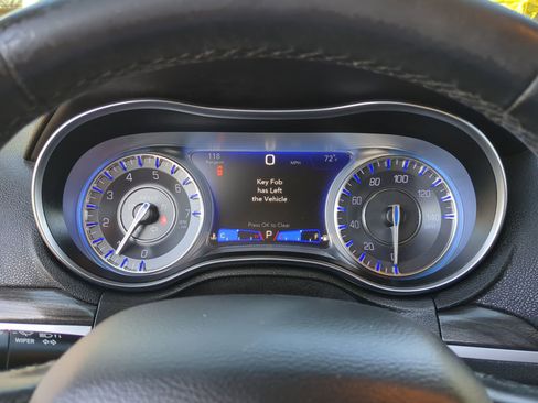 Used 2019 Chrysler 300 Touring w/ Sport Appearance Package image 32