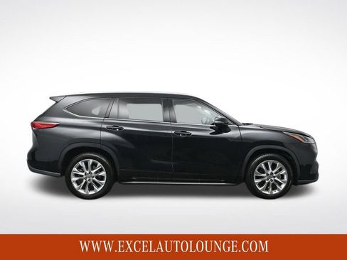 Used 2022 Toyota Highlander Limited image 7