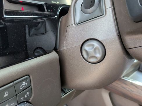 New 2026 GMC Sierra 1500 SLT image 17