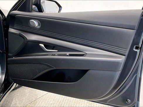 Certified 2023 Hyundai Elantra SEL w/ Convenience Package image 18